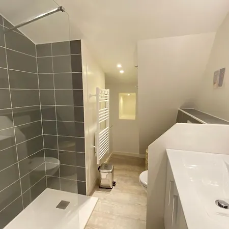 Villa Superb Contemporary With Pool And Garden