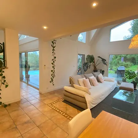 Superb Contemporary With Pool And Garden